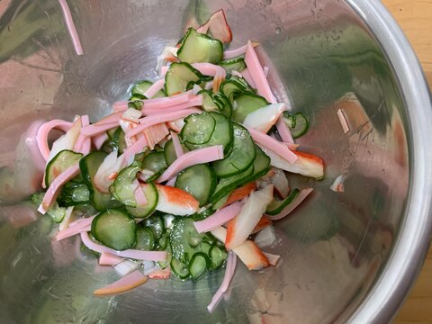 きゅうりとカニカマとハムのカンタン酢の物